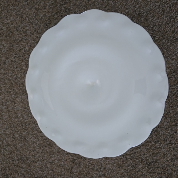 Vintage Milk Glass Cake Stand (Fenton) - Picture 5 of 5